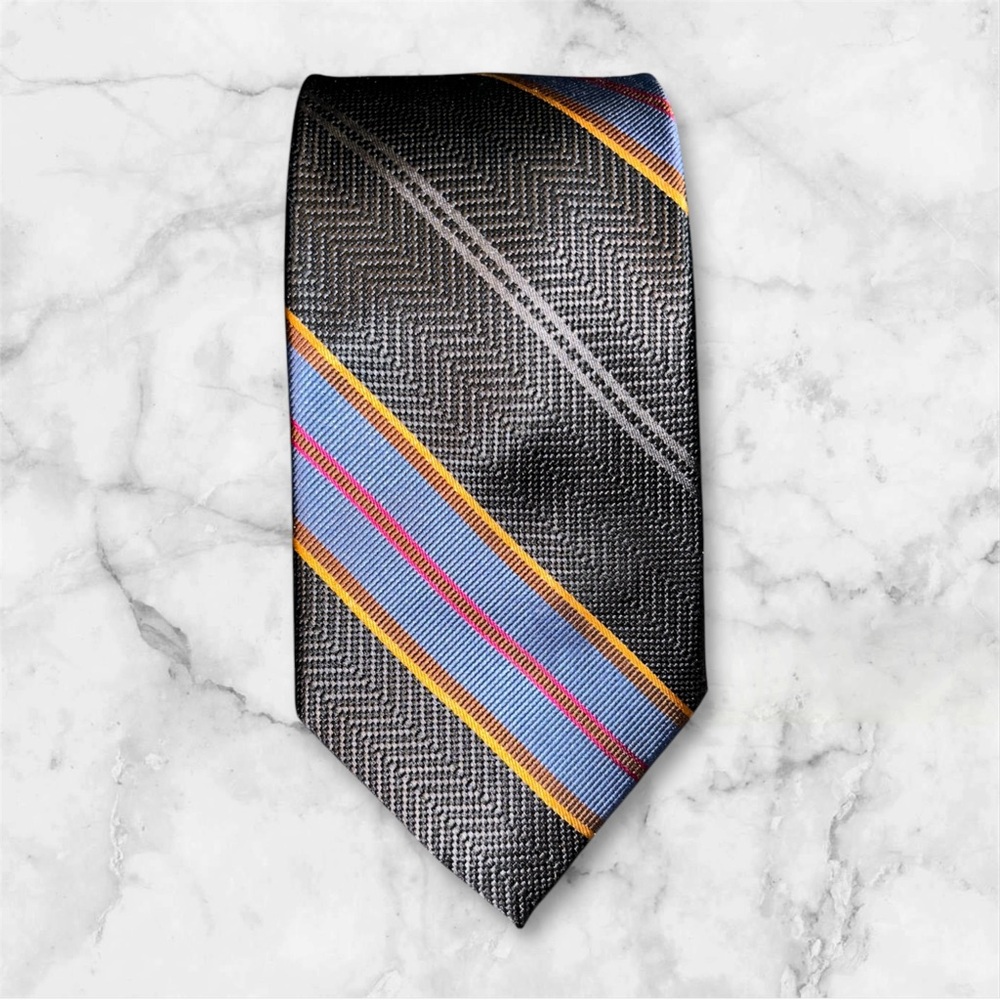 Sophisticated Black and Gray Tie with Herringbone Texture